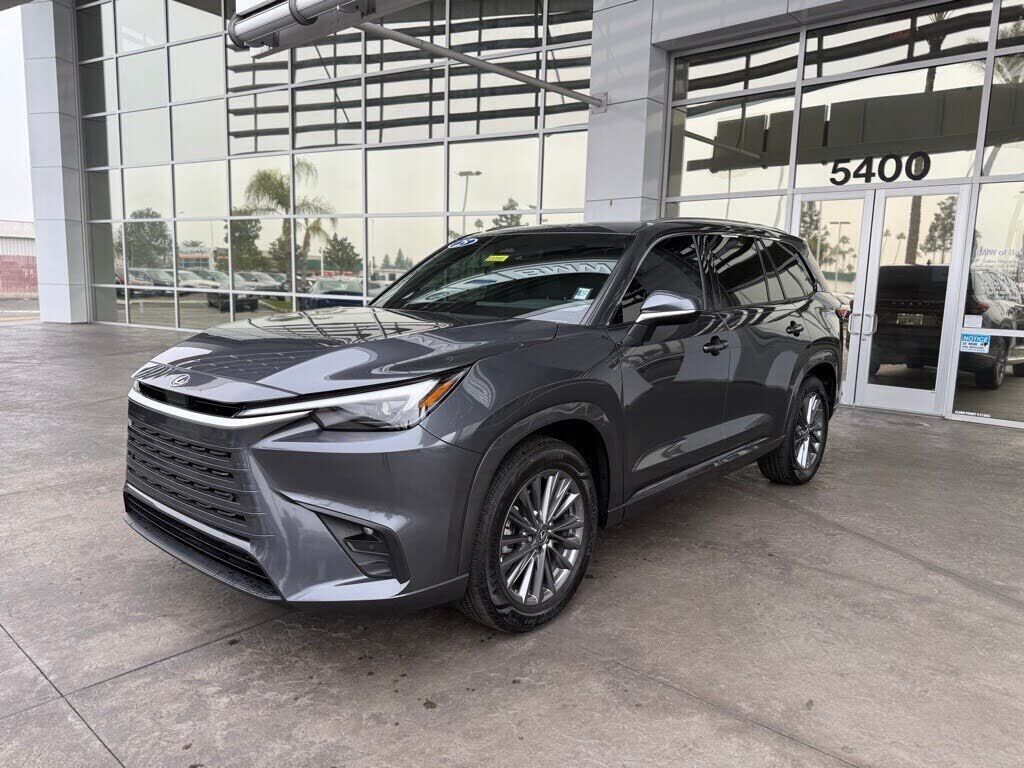 LEXUS
