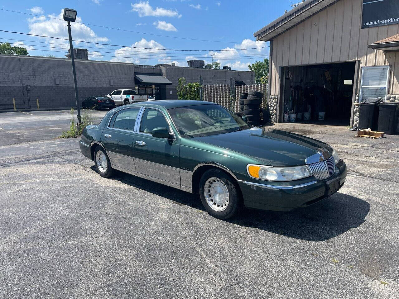 2001 LINCOLN Town Car