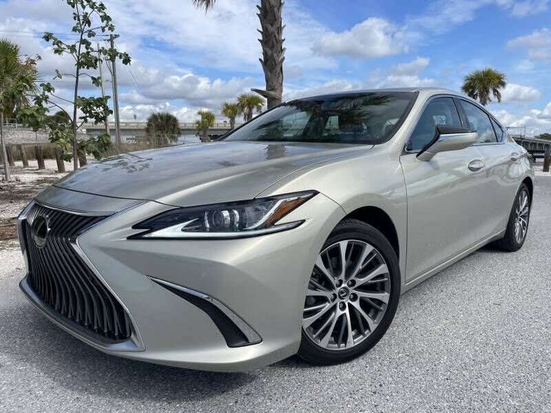 2021 LEXUS ES