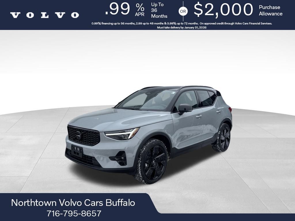 2026 VOLVO XC40