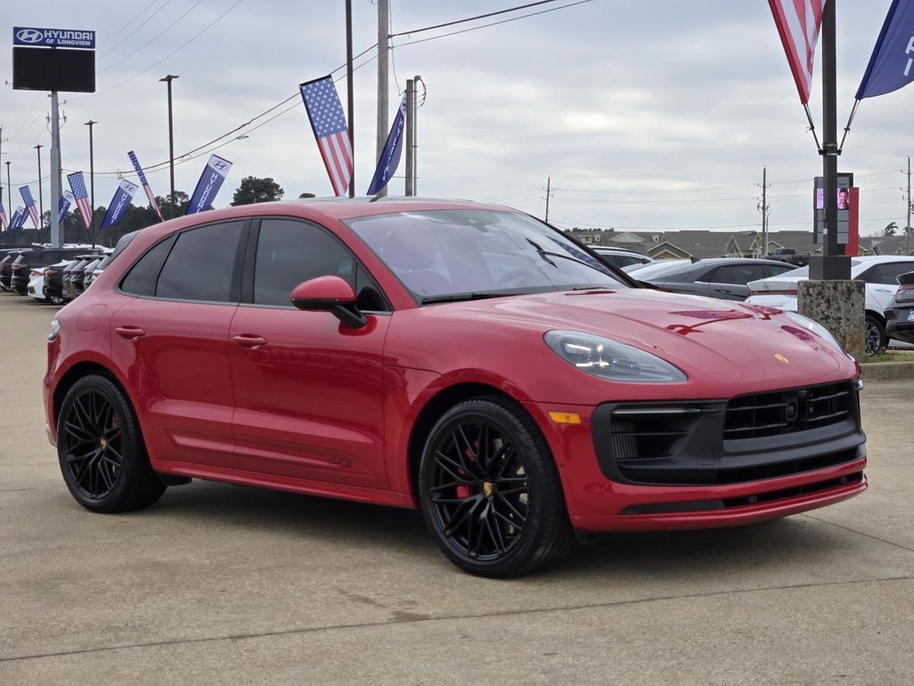 2022 PORSCHE Macan