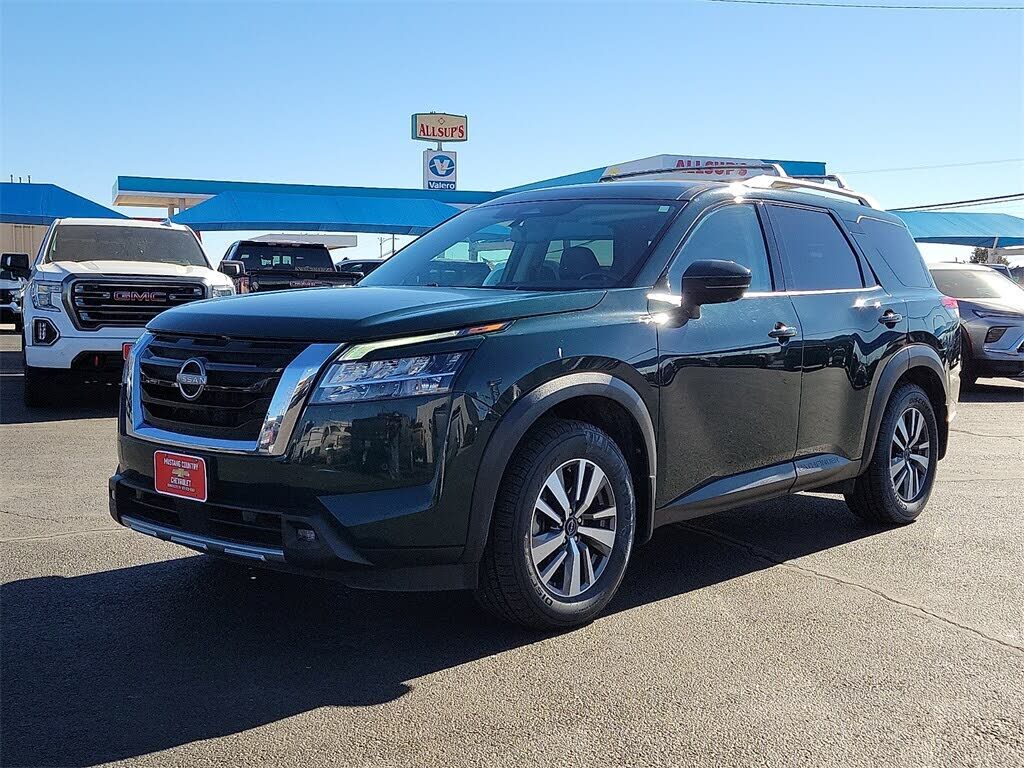2022 NISSAN Pathfinder