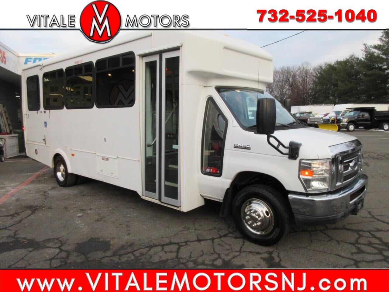 2013 FORD E-450
