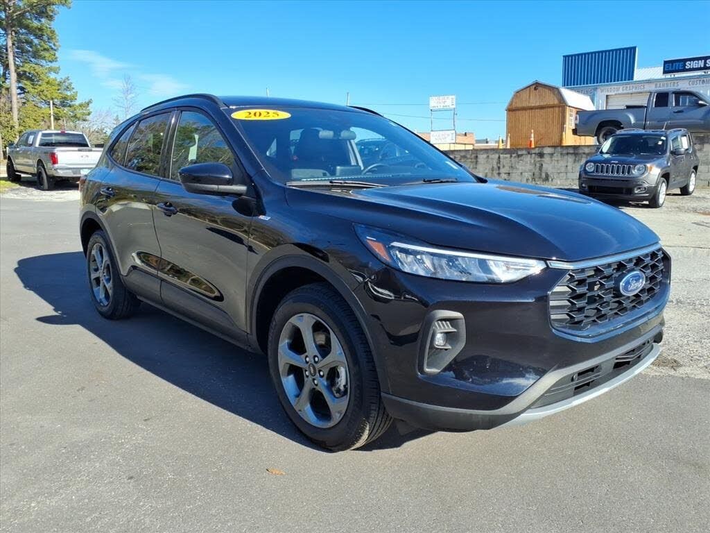 2025 FORD Escape