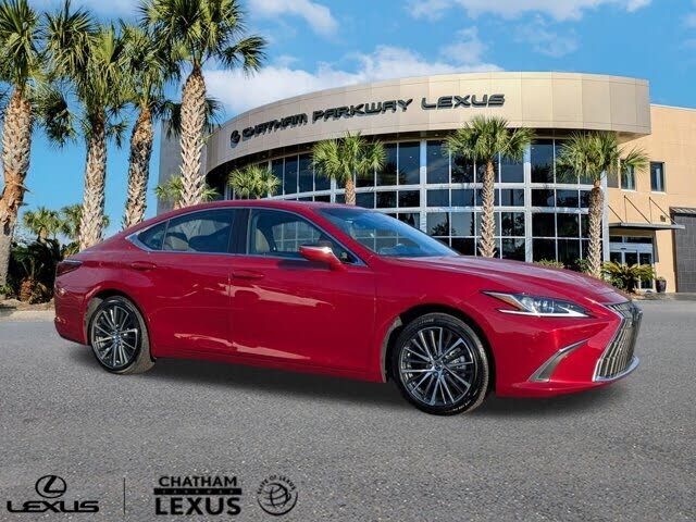 2025 LEXUS ES