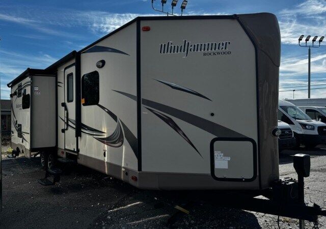 2016 FOREST RIVER Real-lite / Rockwood Lite Weight Trailers