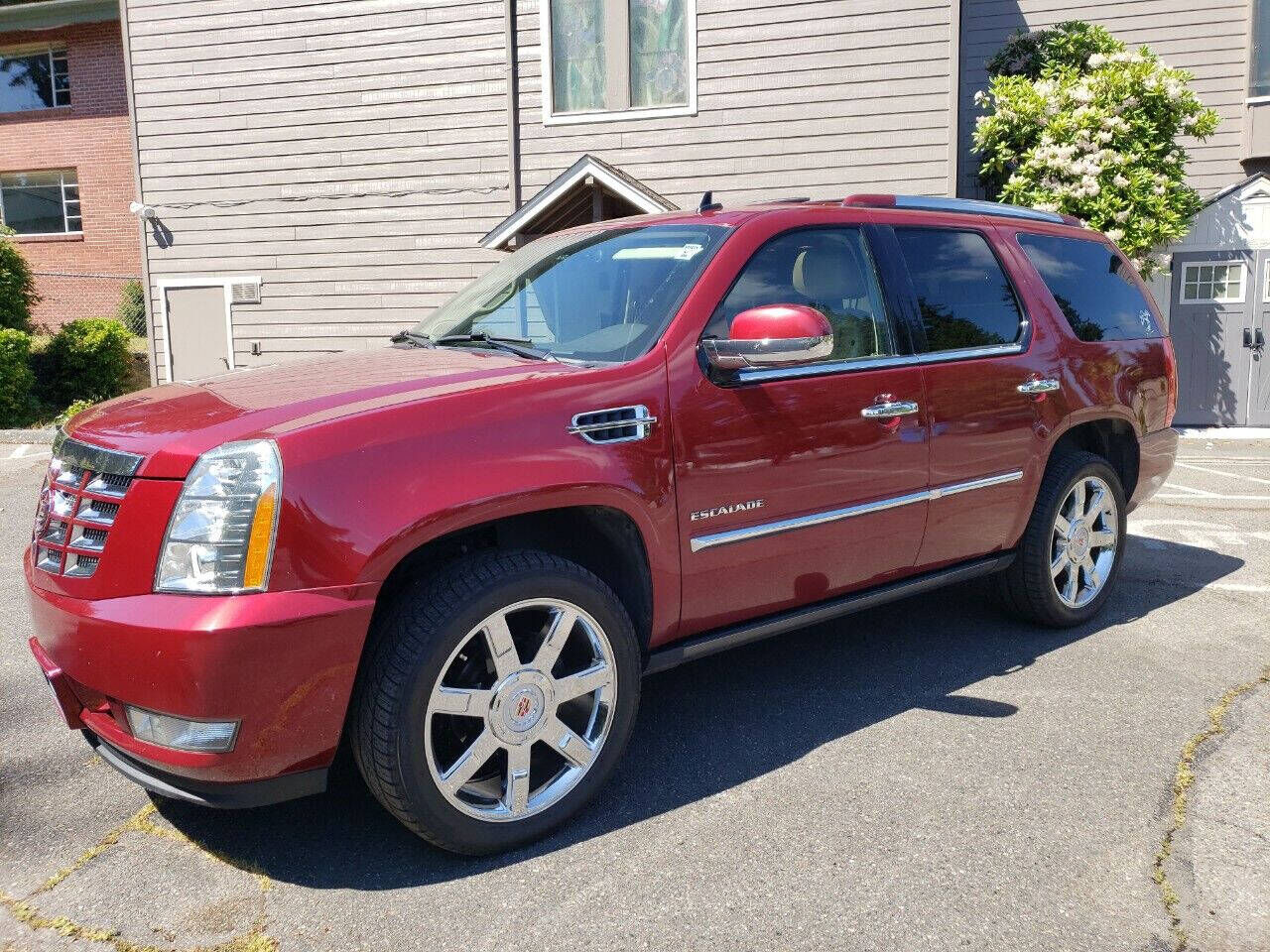 2011 CADILLAC Escalade