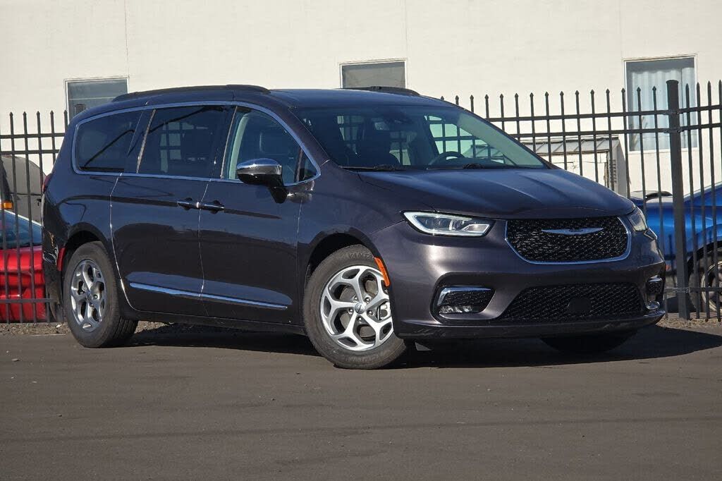 2023 CHRYSLER Pacifica