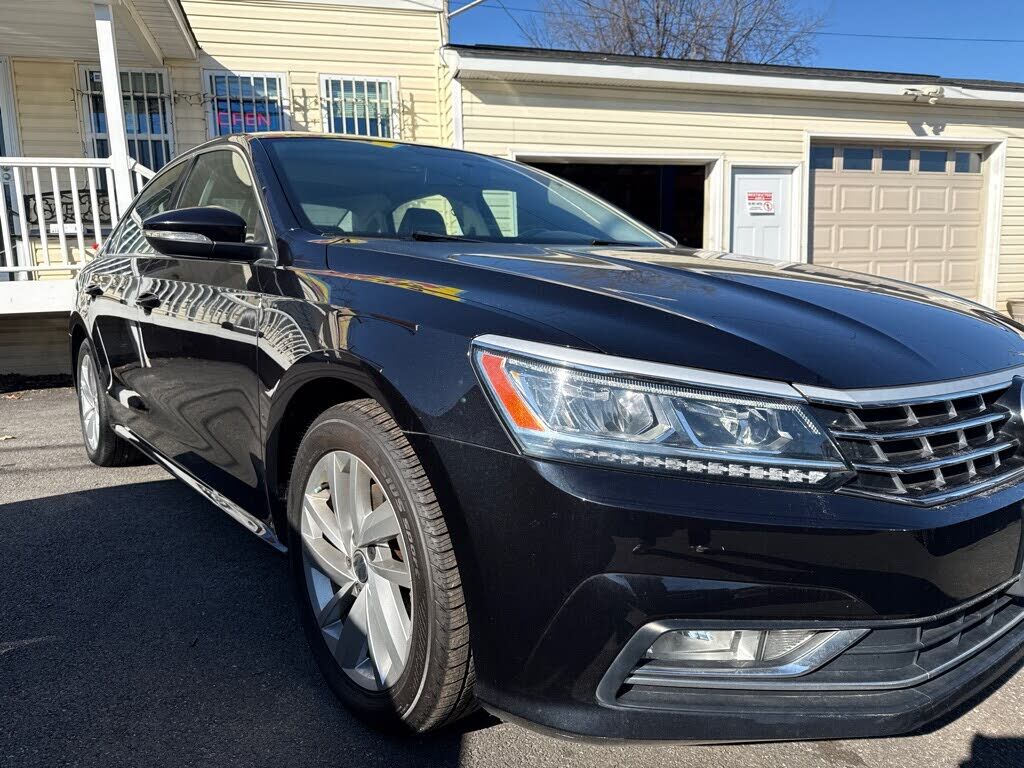 2018 VOLKSWAGEN Passat