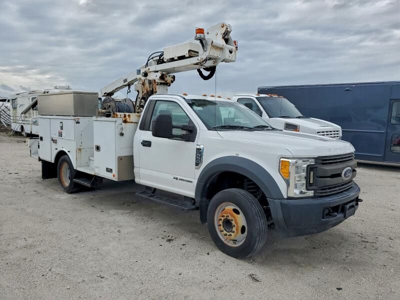 2017 FORD F-550