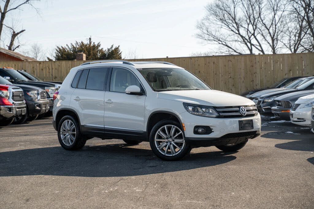 2016 VOLKSWAGEN Tiguan