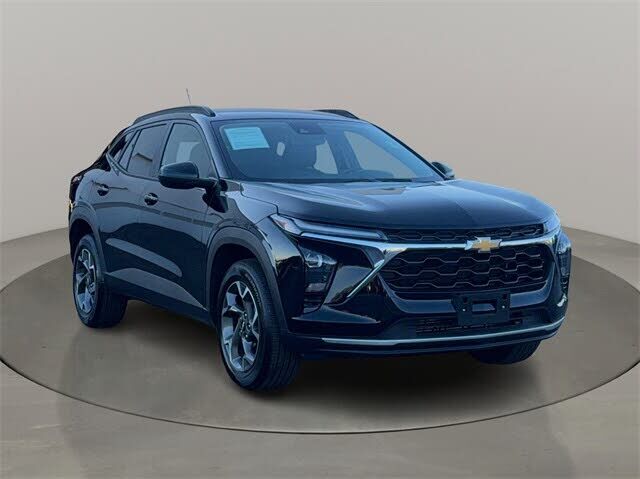 2025 CHEVROLET Trax