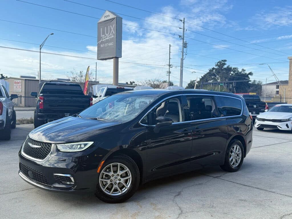 2023 CHRYSLER Pacifica