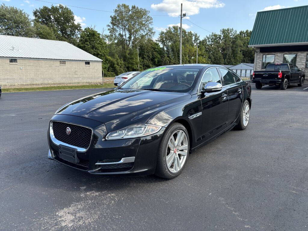2017 JAGUAR XJ