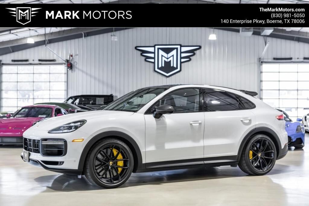 2022 PORSCHE Cayenne