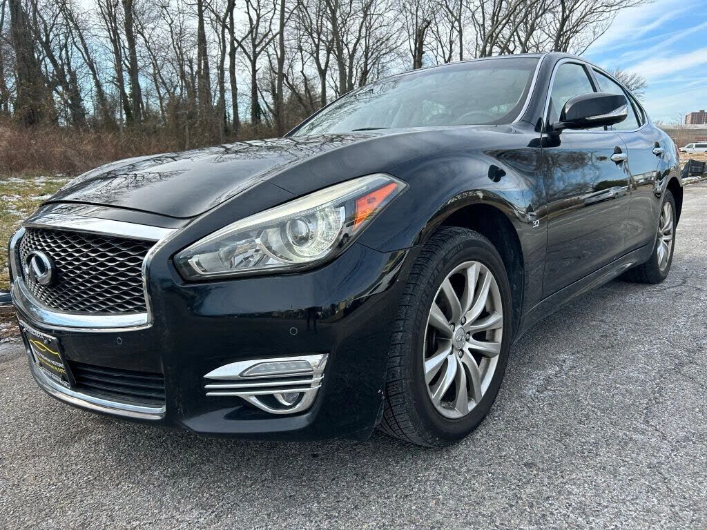 2015 INFINITI Q70