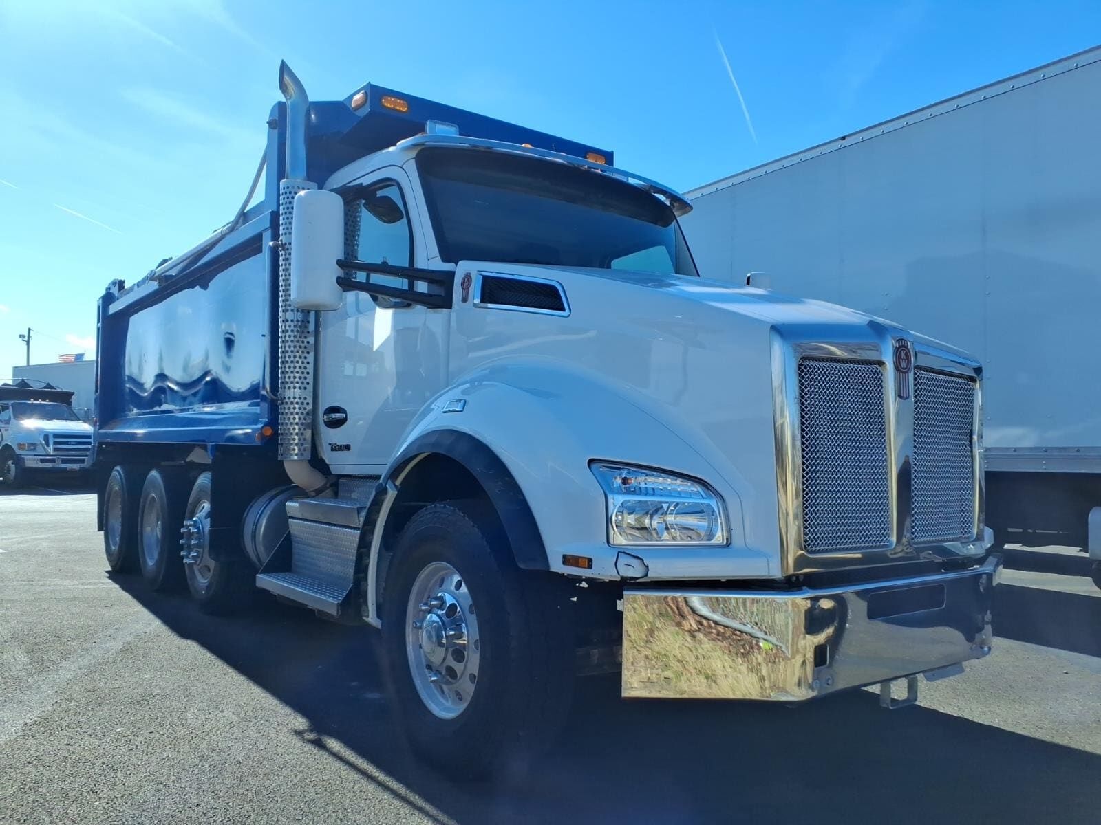 2023 KENWORTH T880