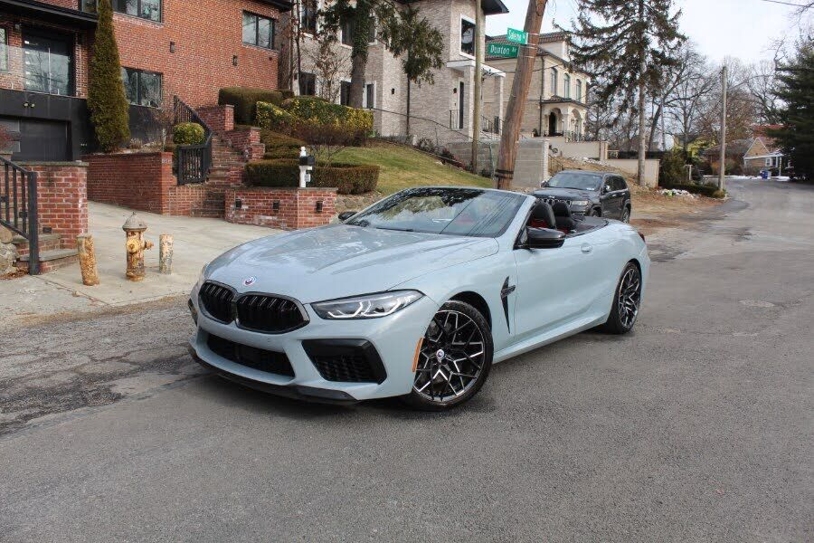 2023 BMW M8