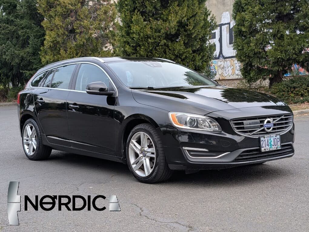 2015 VOLVO V60