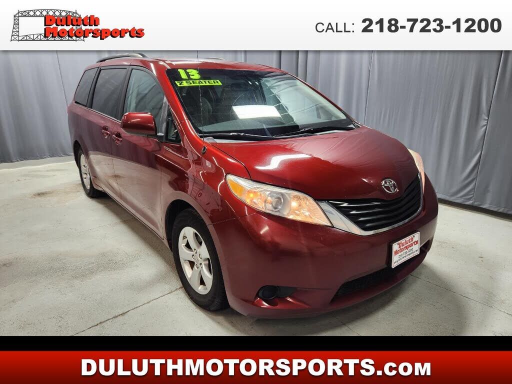 2013 TOYOTA Sienna