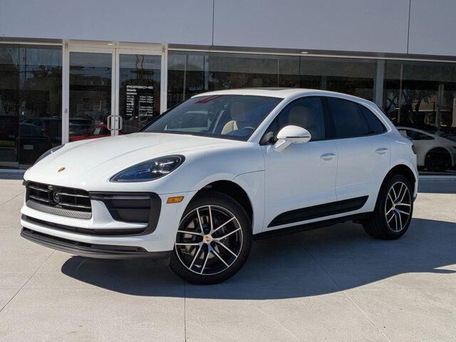 2026 PORSCHE Macan