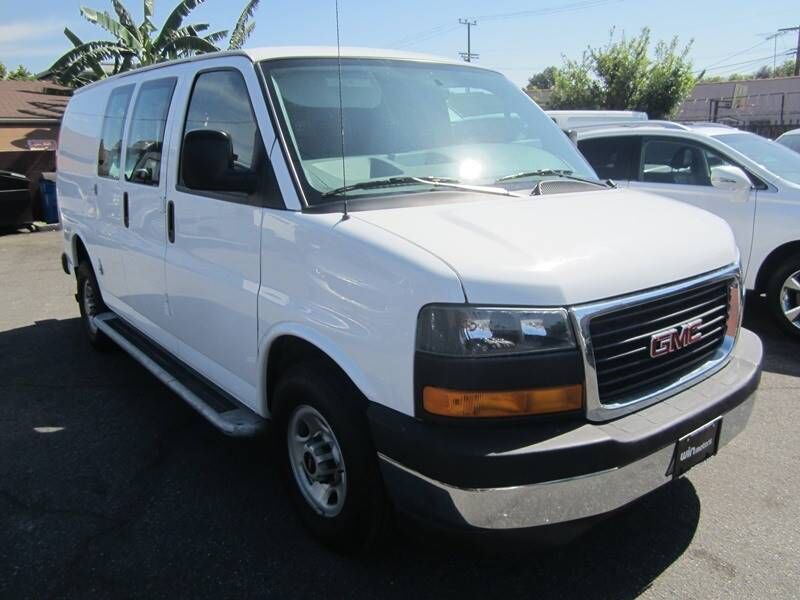 2017 GMC Savana