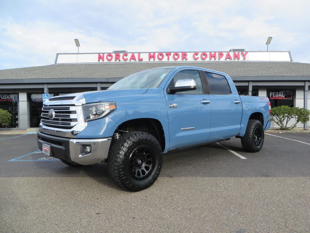 2020 TOYOTA Tundra