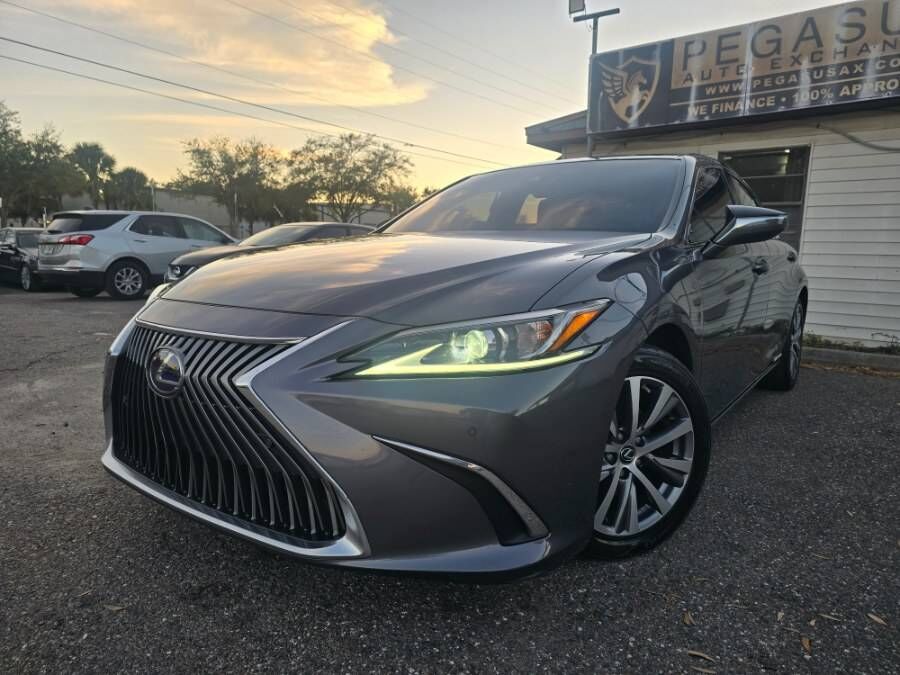 2020 LEXUS ES