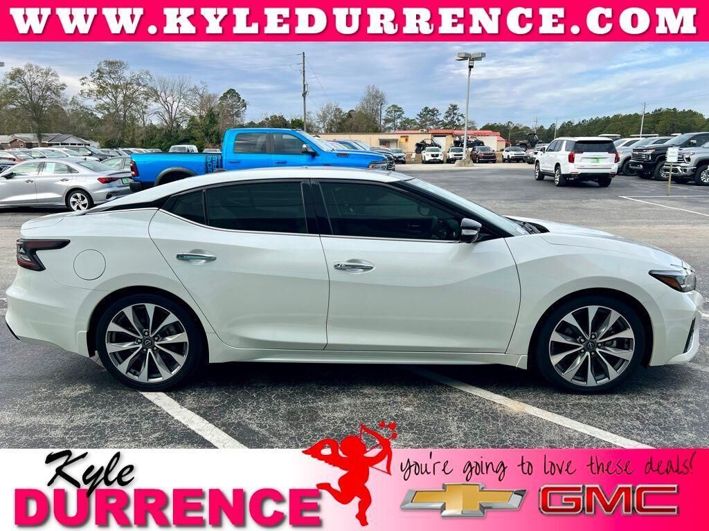 2023 NISSAN Maxima