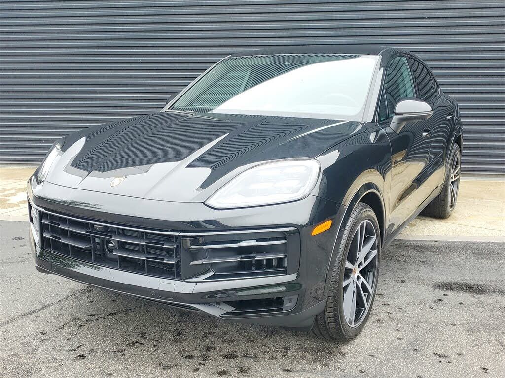 2025 PORSCHE Cayenne