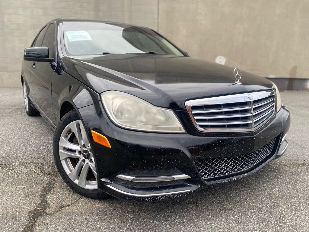 2013 MERCEDES-BENZ C-Class