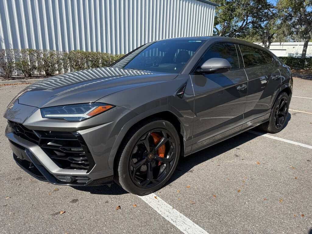 2021 LAMBORGHINI URUS