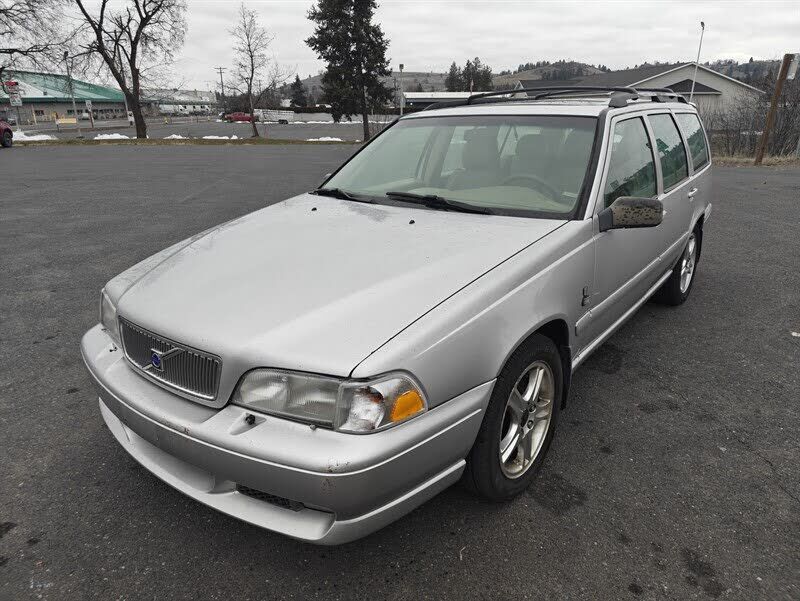 1999 VOLVO V70