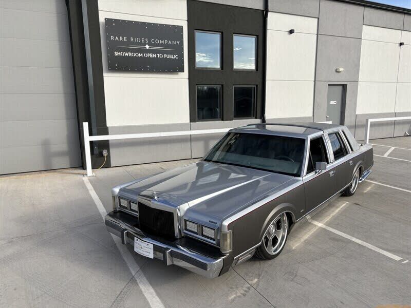 1988 LINCOLN Town Car