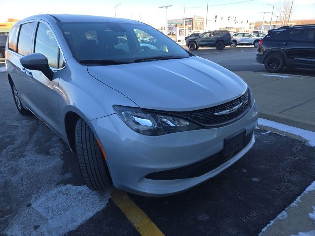 2023 CHRYSLER Voyager