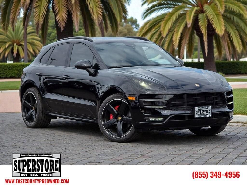 2017 PORSCHE Macan