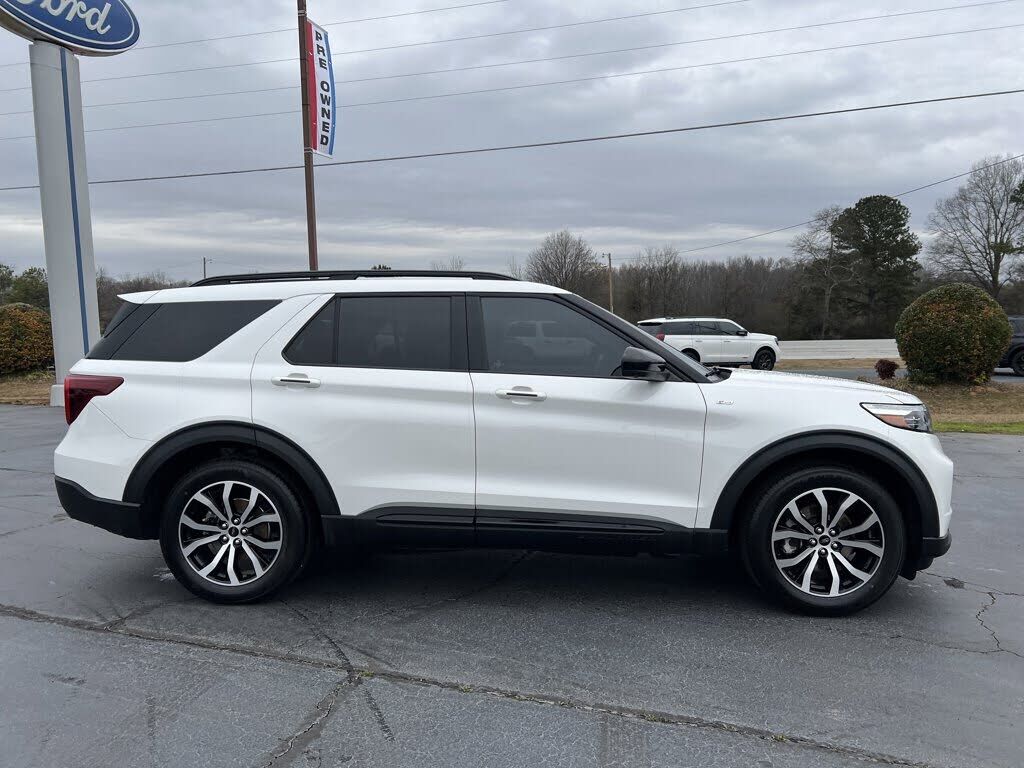 2023 FORD Explorer