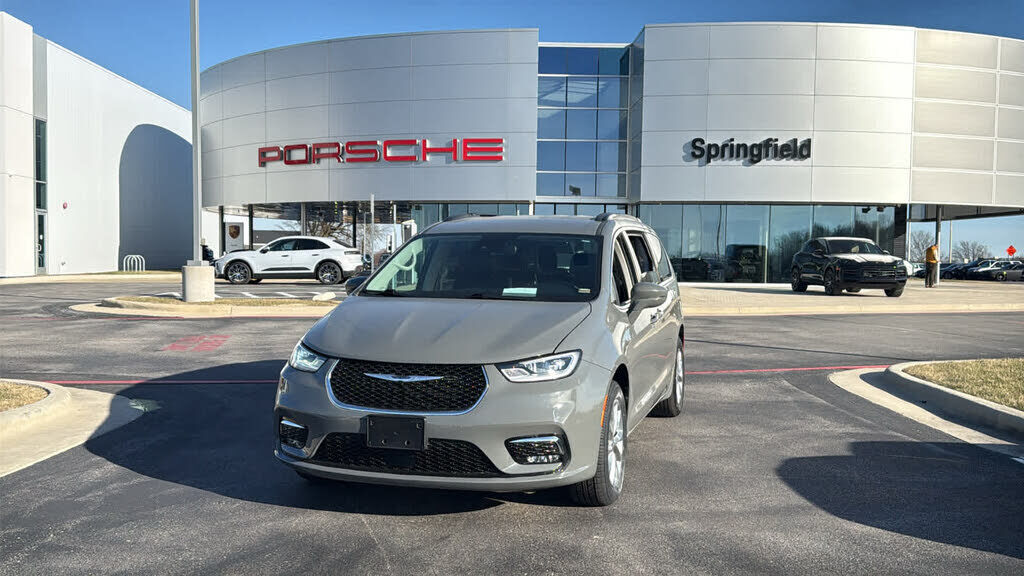 2022 CHRYSLER Pacifica