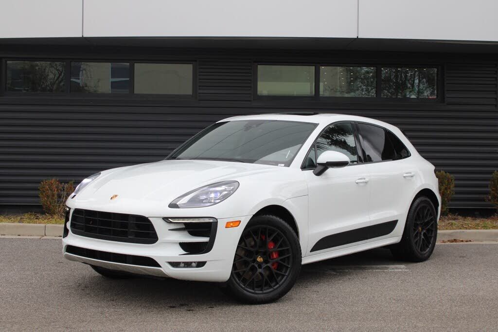 2017 PORSCHE Macan