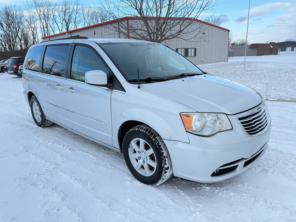 2012 CHRYSLER Town and Country