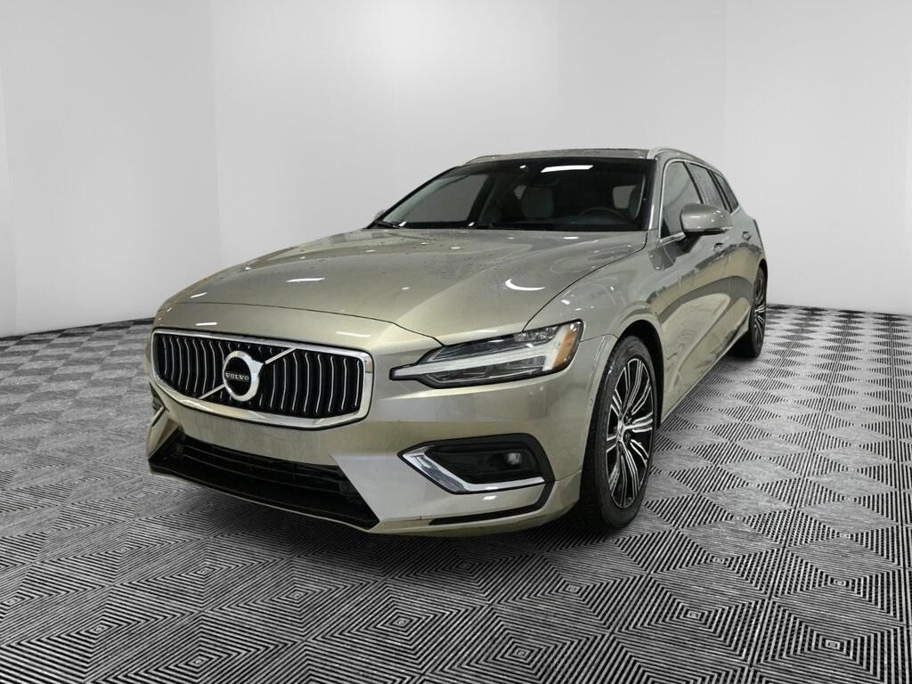 2019 VOLVO V60