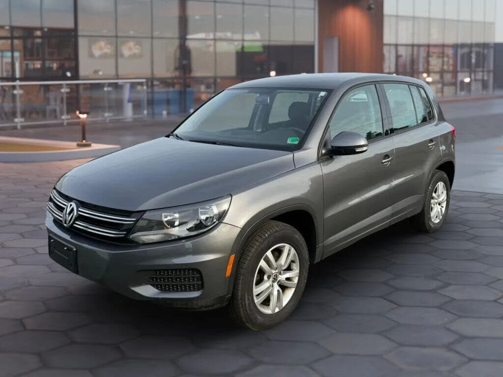 2012 VOLKSWAGEN Tiguan