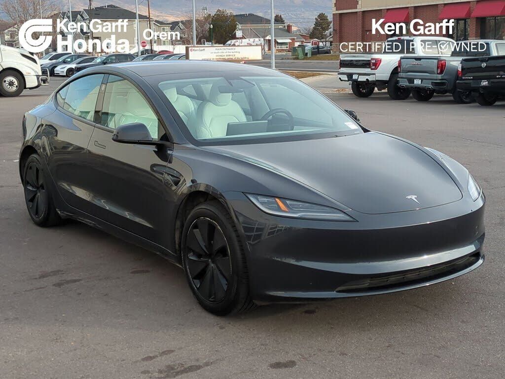 2025 TESLA Model 3