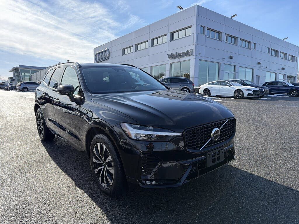 2025 VOLVO XC60