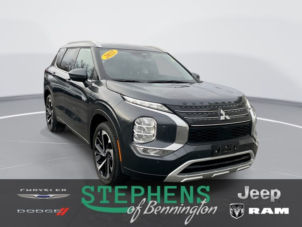 2025 MITSUBISHI Outlander