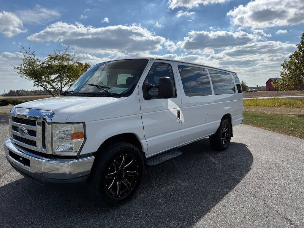 2010 FORD E-350