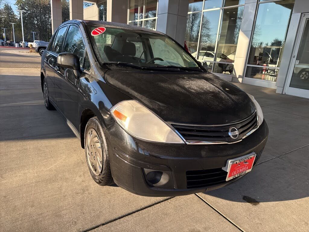 2011 NISSAN Versa
