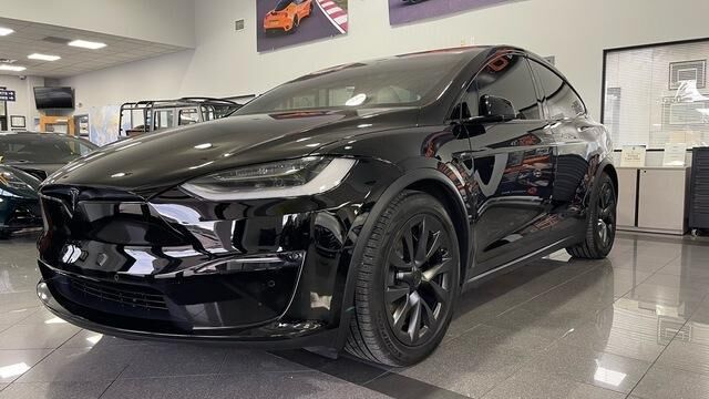 2023 TESLA Model X