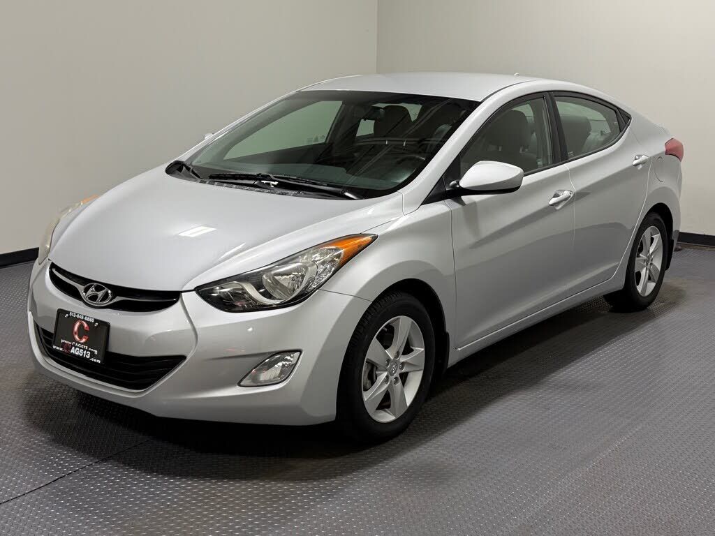 2013 HYUNDAI Elantra