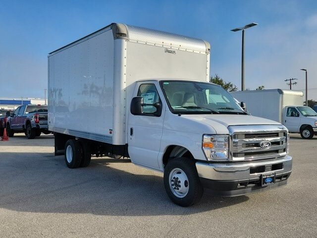 2026 FORD E-450